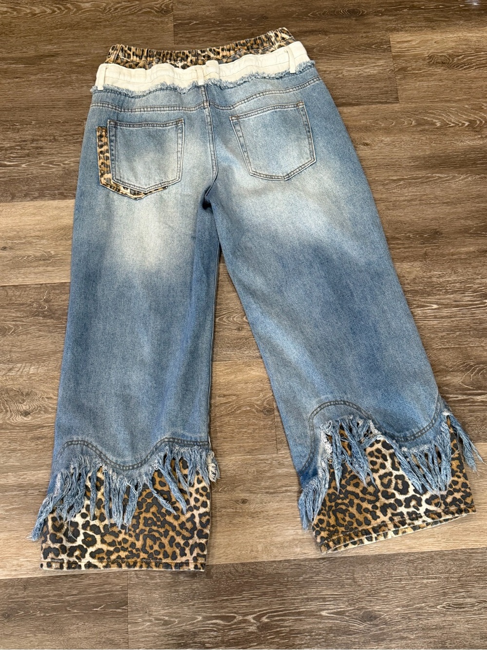 Women’s Oil & Hali leopard distressed denim. New with tags. - Picture 3 of 5
